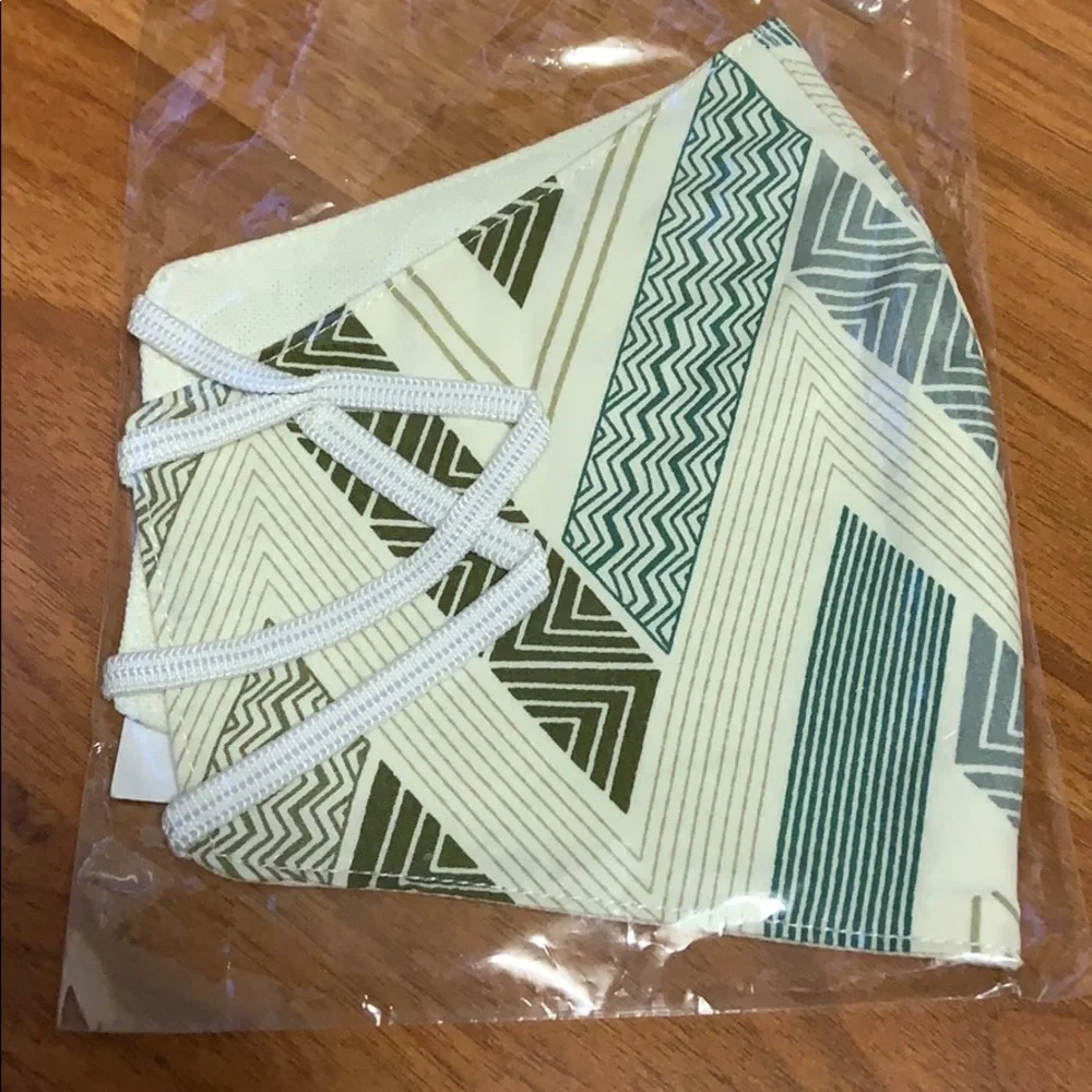NWT Tropical Paper Garden Washable Fashion Mask